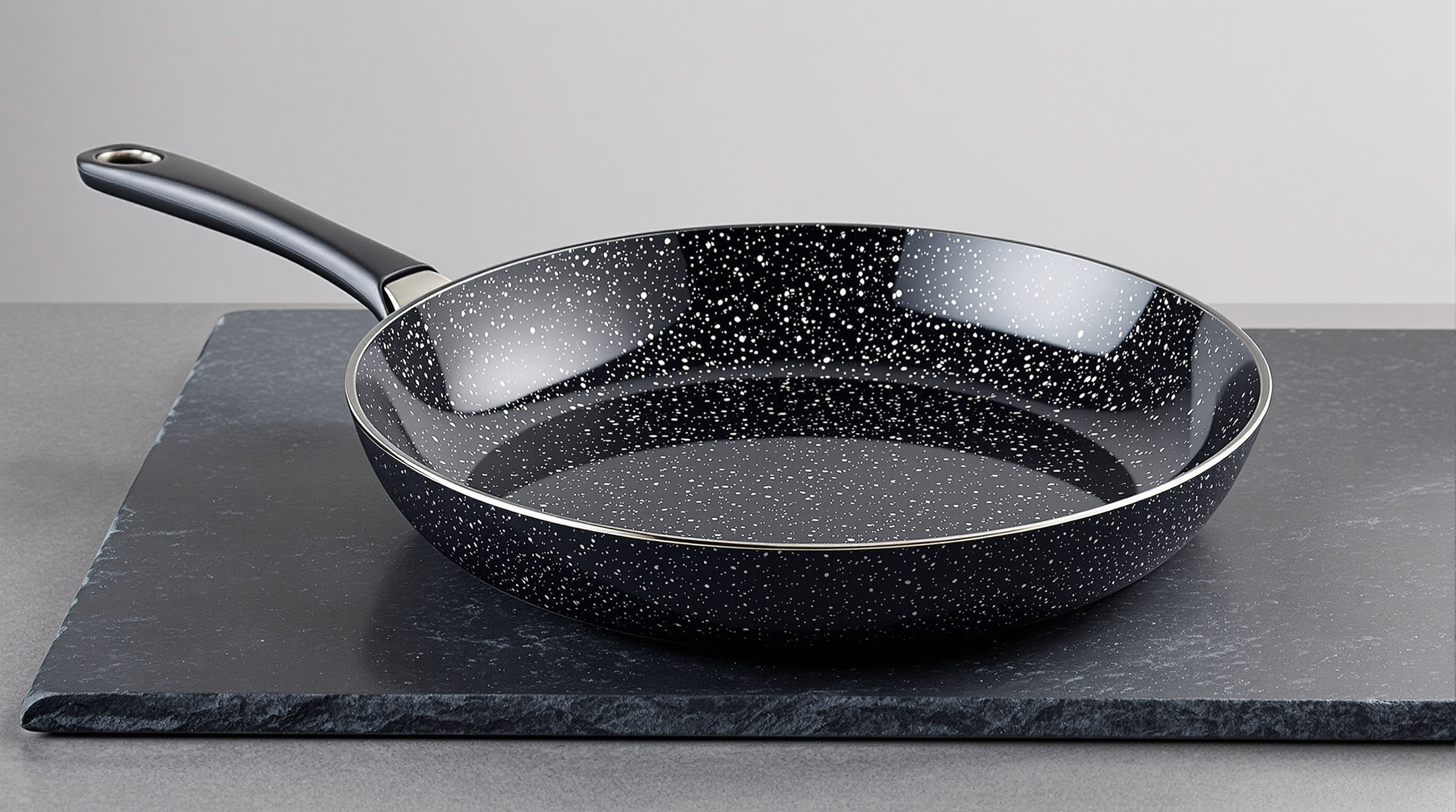 Non-stick pan with a diamond-textured coating